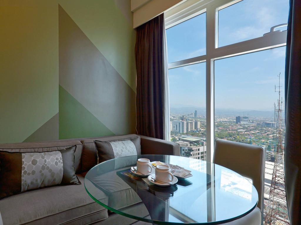 Currency Serviced Suites Manila Exterior photo