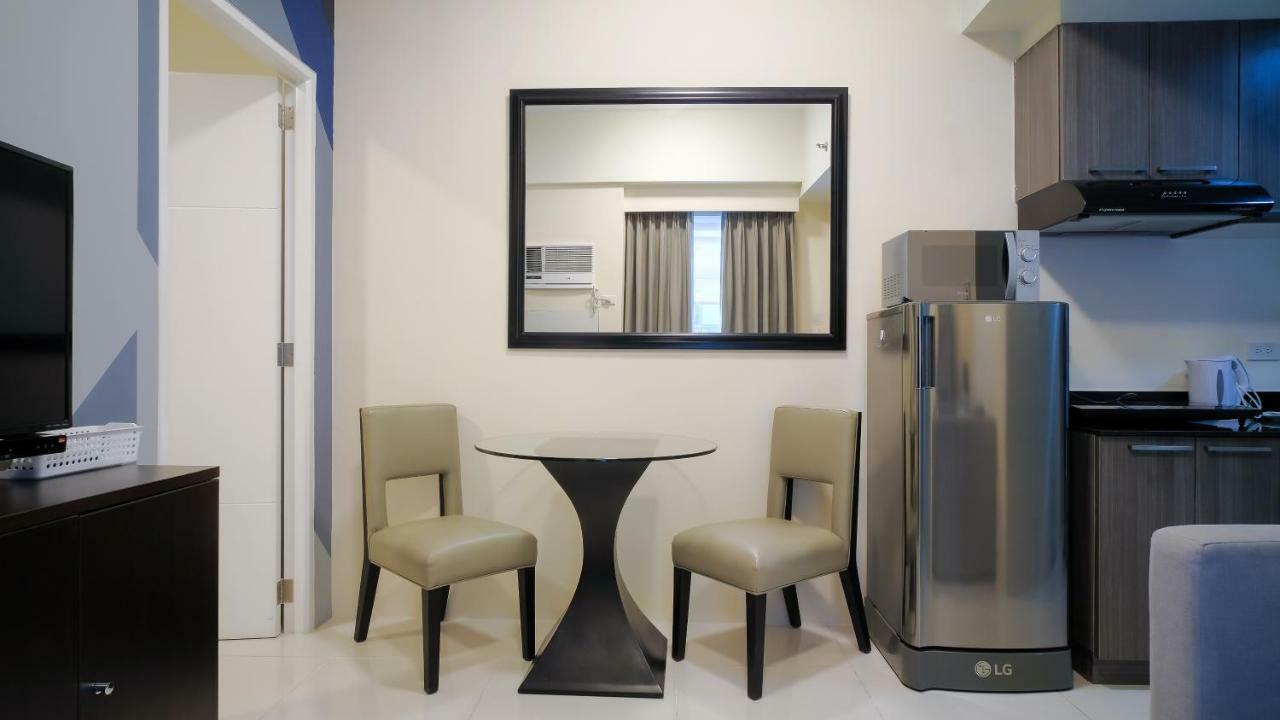Currency Serviced Suites Manila Exterior photo