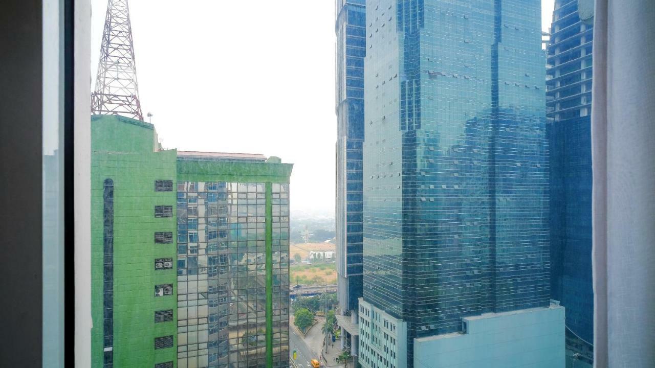 Currency Serviced Suites Manila Exterior photo
